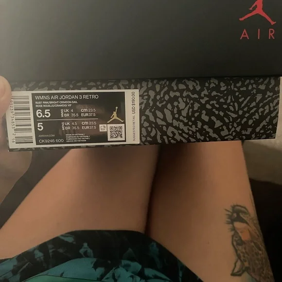 Jordan Pink and White Women's Sneakers - Picture 4 of 4